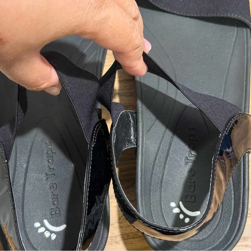 BareTraps NWT Size 11 Gazelle Platform Slip On Sandals Casual Support Comfort